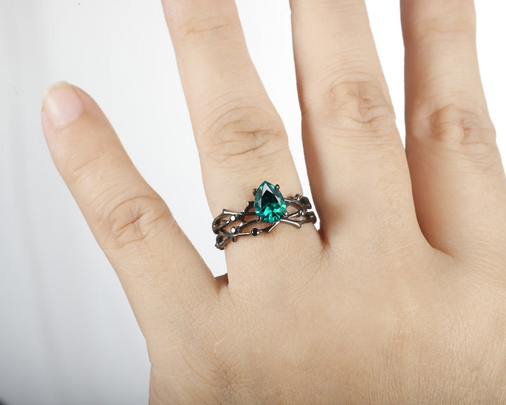 Vintage Rhodium Black Gold Pear Emerald Engagement Ring Set, Goth Emerald Wedding Promise Ring, Emerald and Black Diamond Bridal Ring Set - ShainJewelry