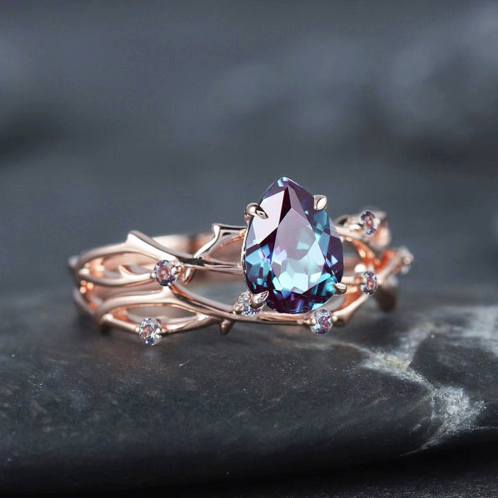 Twig Pear Cut Alexandrite Nature Inspired Engagement Ring Set Vintage 14K 18K Gold Branch Twisted Promise Wedding Ring Bridal Set For Women - ShainJewelry