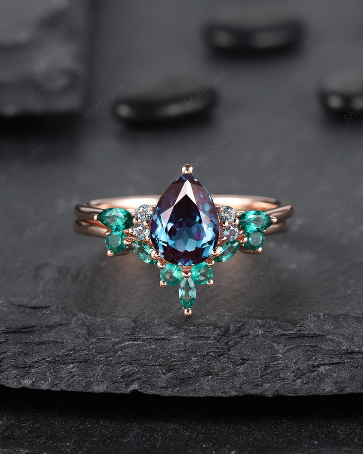 Vintage Pear Cut Alexandrite and Emerald Bridal Set, Unique June Birthstone Engagement Ring Set ,14K Rose Gold Promise Wedding Set for Her - ShainJewelry