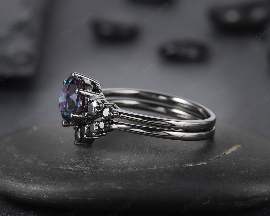 Vintage Black Gold Round Cut Alexandrite Engagement Ring, Rhodium Black Color Changing Stone Wedding Ring, Gothic Bridal Set Promise Ring - ShainJewelry