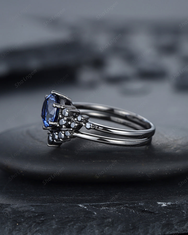 Vintage Black Gold Round Cornflower Blue Sapphire Engagement Ring, Blue Sapphire Wedding Set, Unique Dark Bridal Set, Black Promise Ring - ShainJewelry