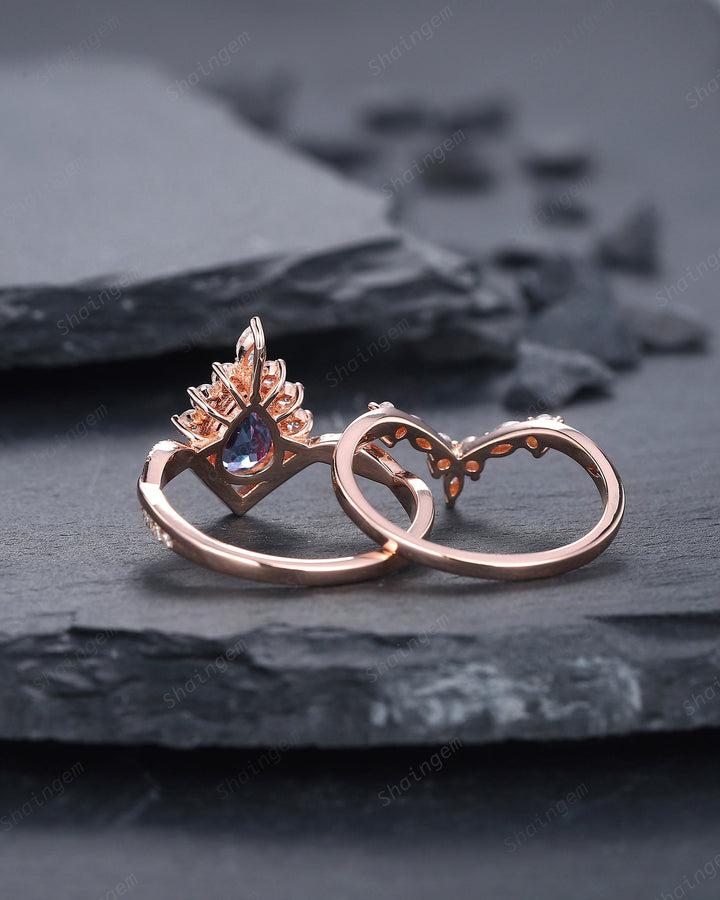 Vintage Alexandrite Halo Wedding Ring Set, Pear Cut Alexandrite Rose Gold Engagement Ring Set, Alexandrite Bridal Set Anniversary Ring - ShainJewelry