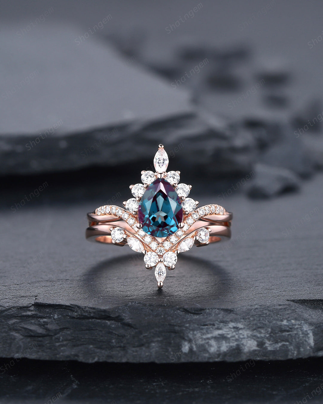 Vintage Alexandrite Halo Wedding Ring Set, Pear Cut Alexandrite Rose Gold Engagement Ring Set, Alexandrite Bridal Set Anniversary Ring - ShainJewelry