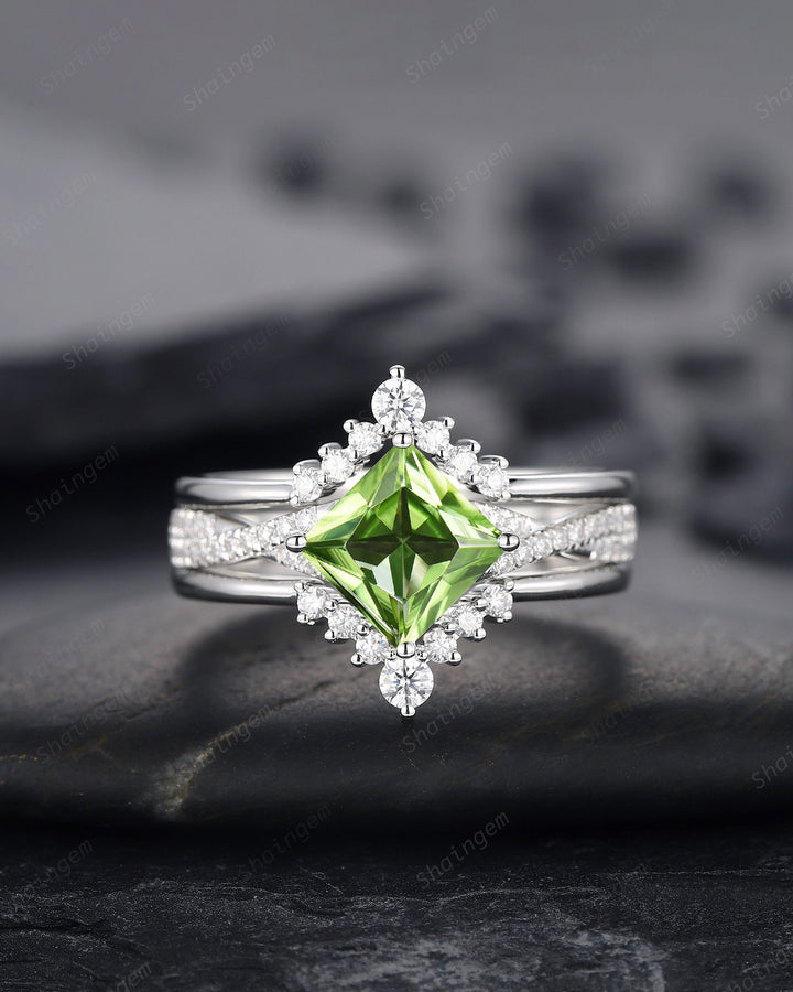3PCS Princess Cut Peridot Engagement Ring Set, Art Deco Peridot Wedding Set, 14K 18K White Gold Promise Ring Gift Vintage Peridot Bridal Set - ShainJewelry