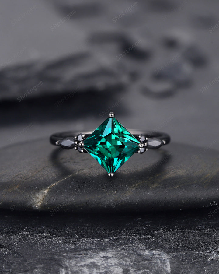 3PCS Vintage Princess Cut Emerald Black Engagement Ring Set, Gothic Black Rhodium Emerald Bridal Set, Black Promise Ring, Black Wedding Ring - ShainJewelry