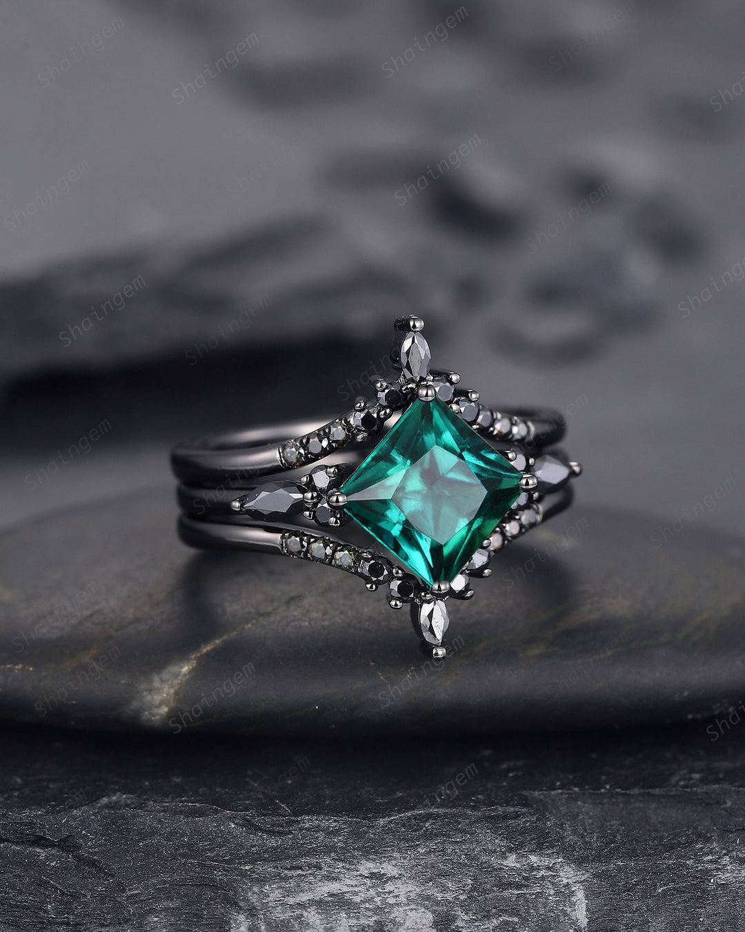 3PCS Vintage Princess Cut Emerald Black Engagement Ring Set, Gothic Black Rhodium Emerald Bridal Set, Black Promise Ring, Black Wedding Ring - ShainJewelry