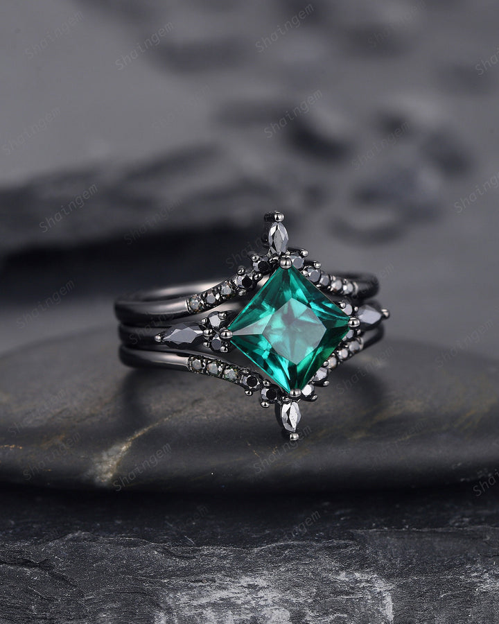 3PCS Vintage Princess Cut Emerald Black Engagement Ring Set, Gothic Black Rhodium Emerald Bridal Set, Black Promise Ring, Black Wedding Ring - ShainJewelry