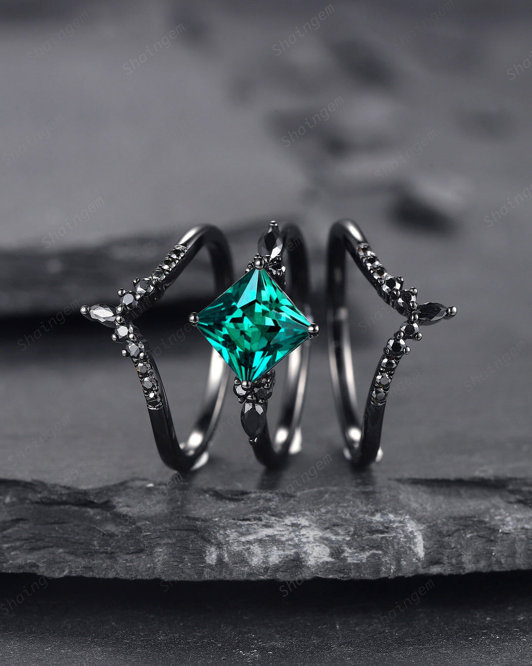 3PCS Vintage Princess Cut Emerald Black Engagement Ring Set, Gothic Black Rhodium Emerald Bridal Set, Black Promise Ring, Black Wedding Ring - ShainJewelry