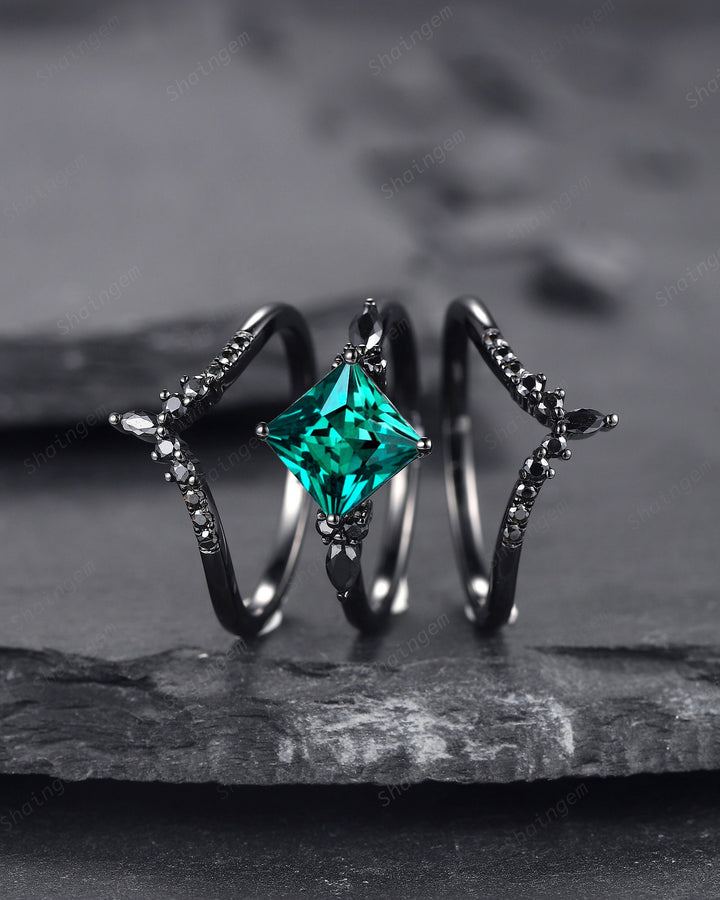 3PCS Vintage Princess Cut Emerald Black Engagement Ring Set, Gothic Black Rhodium Emerald Bridal Set, Black Promise Ring, Black Wedding Ring - ShainJewelry