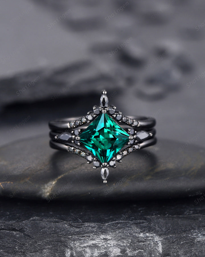 3PCS Vintage Princess Cut Emerald Black Engagement Ring Set, Gothic Black Rhodium Emerald Bridal Set, Black Promise Ring, Black Wedding Ring - ShainJewelry