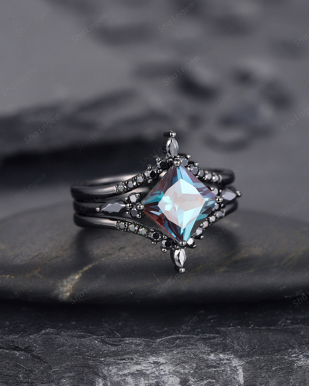 3PCS Vintage Princess Cut Alexandrite Black Engagement Ring Set, Gothic Black Rhodium Alexandrite Bridal Wedding Set, Black Promise Ring - ShainJewelry