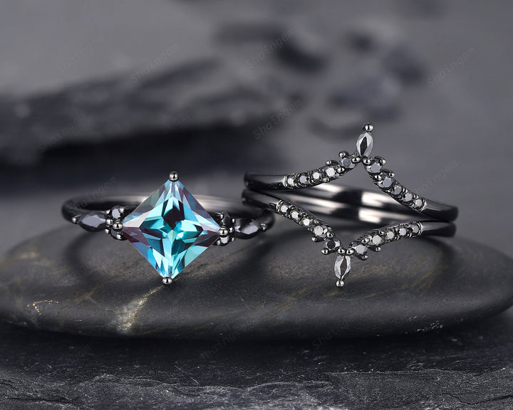3PCS Vintage Princess Cut Alexandrite Black Engagement Ring Set, Gothic Black Rhodium Alexandrite Bridal Wedding Set, Black Promise Ring - ShainJewelry