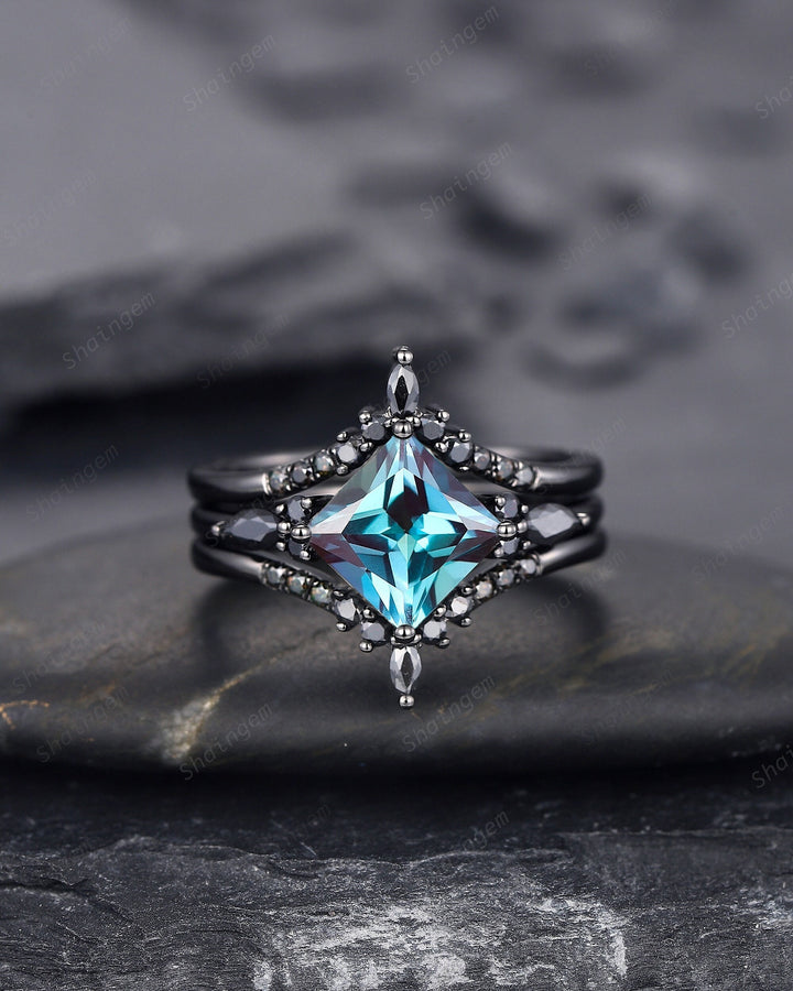 3PCS Vintage Princess Cut Alexandrite Black Engagement Ring Set, Gothic Black Rhodium Alexandrite Bridal Wedding Set, Black Promise Ring - ShainJewelry