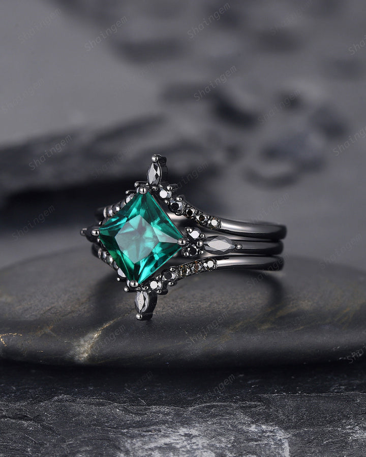 3PCS Vintage Princess Cut Emerald Black Engagement Ring Set, Gothic Black Rhodium Emerald Bridal Set, Black Promise Ring, Black Wedding Ring - ShainJewelry