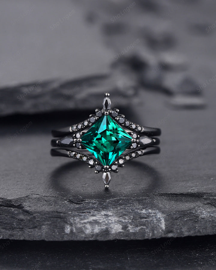 3PCS Vintage Princess Cut Emerald Black Engagement Ring Set, Gothic Black Rhodium Emerald Bridal Set, Black Promise Ring, Black Wedding Ring - ShainJewelry