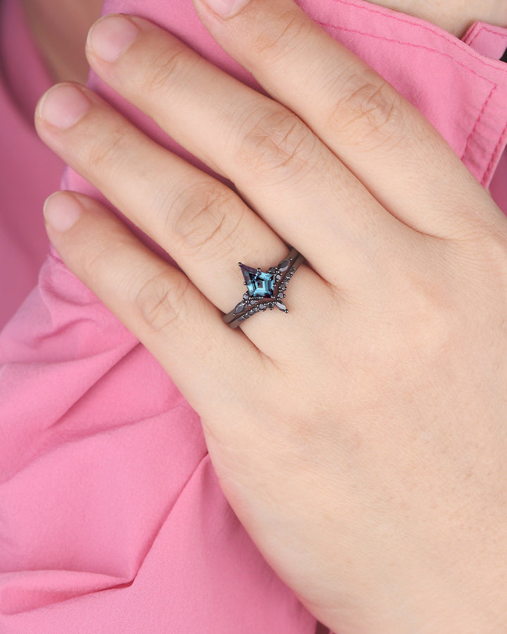 Black Gold Kite Shape Alexandrite Engagement Ring Set, Unique Black Promise Ring, Black Wedding Ring Set, Gothic Black Bridal Set for Women - ShainJewelry