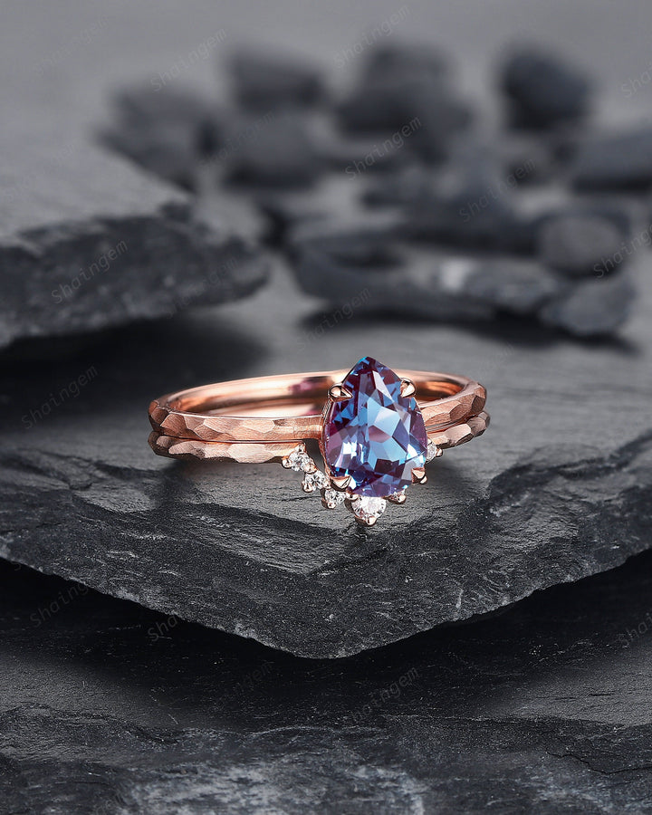 Unique Hammered Alexandrite Engagement Ring Set, Hand Forged 14K 18K Rose Gold Pear Shape Alexandrite Wedding Bridal Set Promise Ring Gift - ShainJewelry