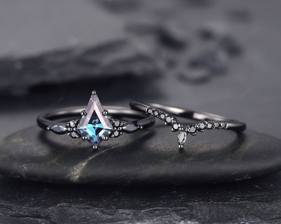 Black Gold Kite Shape Alexandrite Engagement Ring Set, Unique Black Promise Ring, Black Wedding Ring Set, Gothic Black Bridal Set for Women - ShainJewelry