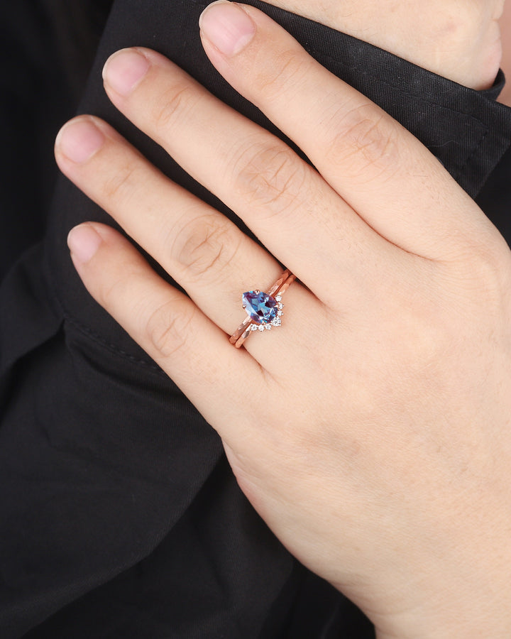 Unique Hammered Alexandrite Engagement Ring Set, Hand Forged 14K 18K Rose Gold Pear Shape Alexandrite Wedding Bridal Set Promise Ring Gift - ShainJewelry