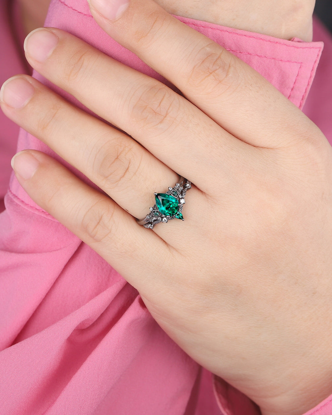 Vintage Black Gold Pear Shape Emerald Engagement Ring, Rhodium Black Emerald Wedding Set, Witchy Bridal Set Promise Ring Black Floral Ring - ShainJewelry