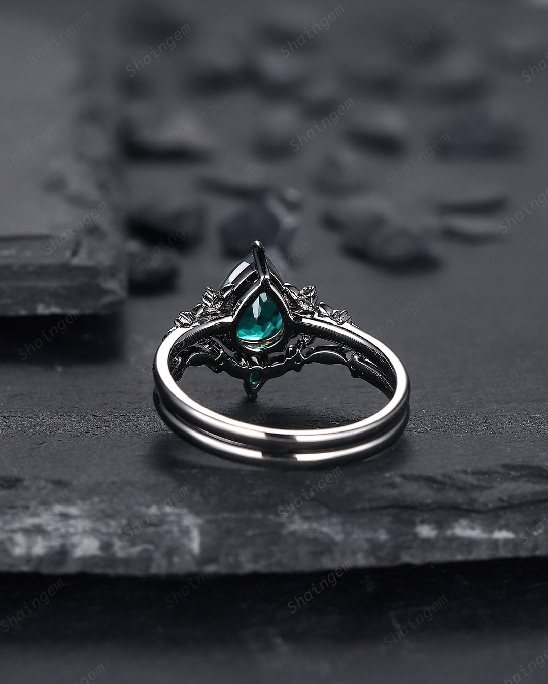 Vintage Black Gold Pear Shape Emerald Engagement Ring, Rhodium Black Emerald Wedding Set, Witchy Bridal Set Promise Ring Black Floral Ring - ShainJewelry