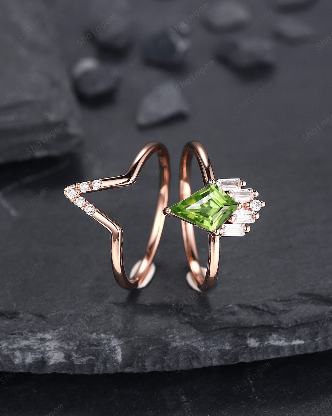 Vintage Kite Cut Peridot Engagement Ring Set, V Shape 14K Rose Gold Peridot Promise Ring, Green Peridot Bridal Set, Wedding Ring for Women - ShainJewelry