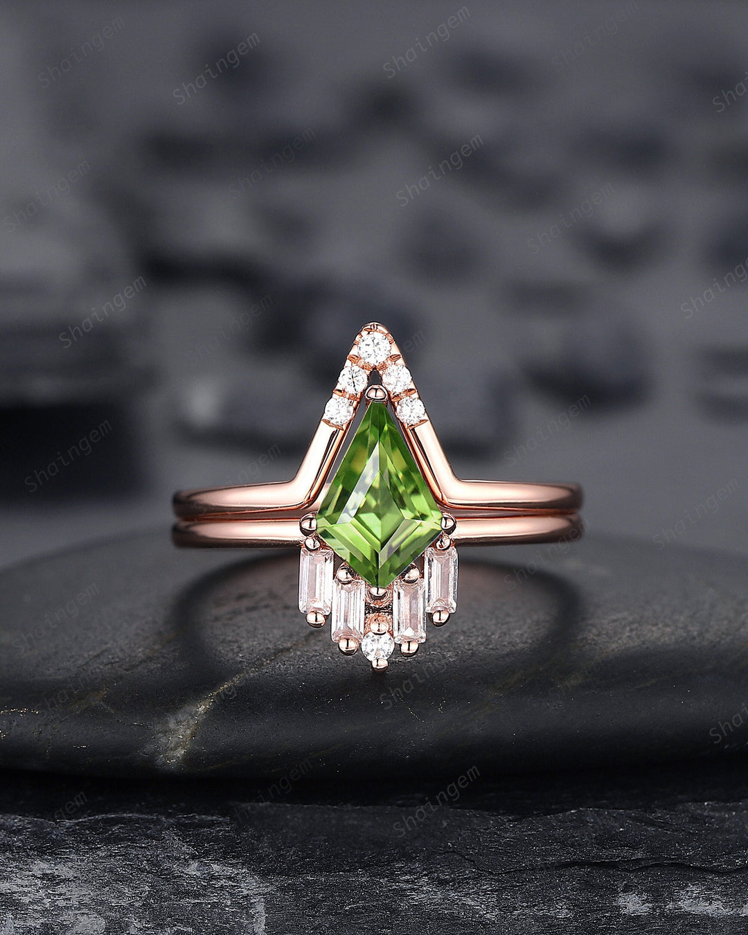 Vintage Kite Cut Peridot Engagement Ring Set, V Shape 14K Rose Gold Peridot Promise Ring, Green Peridot Bridal Set, Wedding Ring for Women - ShainJewelry