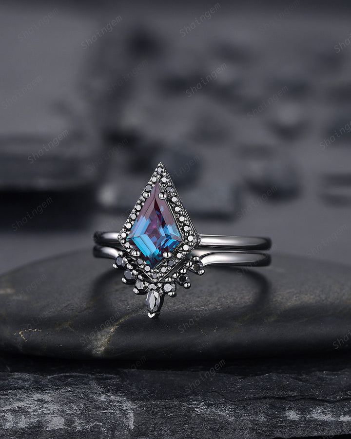 Black Gold Kite Shape Alexandrite Engagement Ring Set, V Shape Black Halo Promise Ring, Black Wedding Ring Set, Gothic Black Bridal Set - ShainJewelry