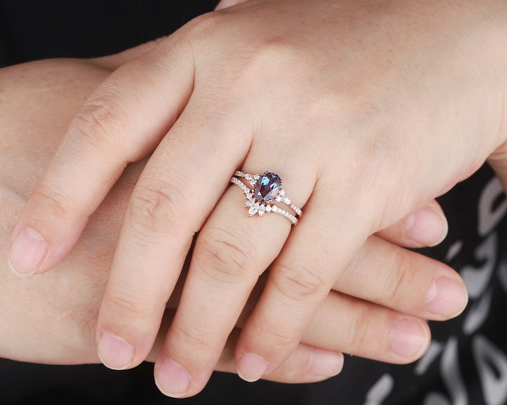 Vintage Oval Shape Alexandrite Engagement Ring Set, Unique 14K Rose Gold Alexandrite and Moissanite Wedding Set, Bridal Se Promise Ring Gift - ShainJewelry