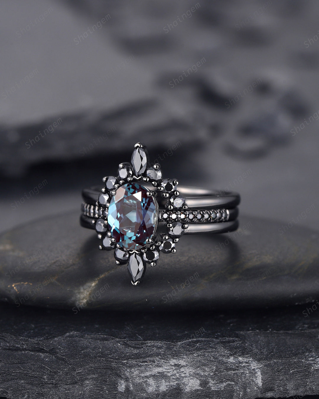 3PCS Oval Shape Alexandrite Black Engagement Ring Set, Gothic Black Gold Promise Ring, Vintage Rhodium Black Wedding Ring Gift for Women - ShainJewelry