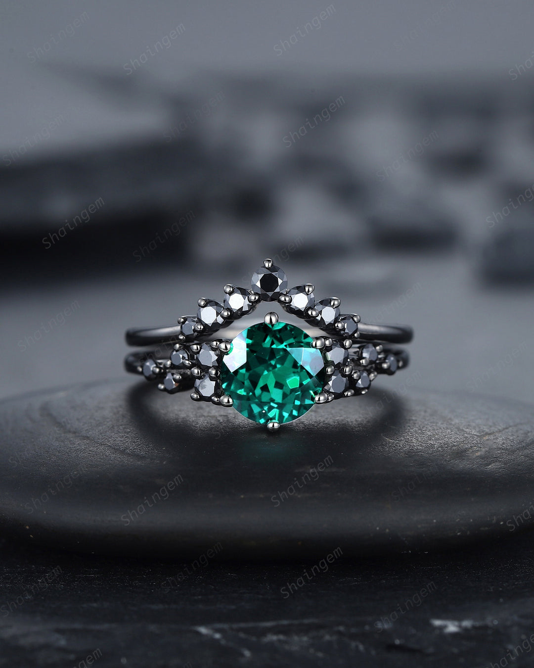 Vintage Black Gold Round Shape Emerald Engagement Ring, Rhodium Black Emerald Wedding Set, Witchy Cluster Emerald Bridal Set Promise Ring - ShainJewelry