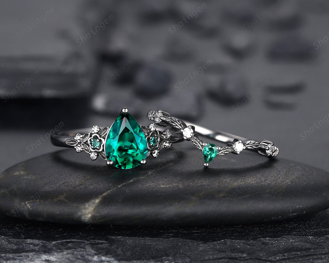 Vintage Black Gold Pear Shape Emerald Engagement Ring, Rhodium Black Emerald Wedding Set, Witchy Bridal Set Promise Ring Black Floral Ring - ShainJewelry