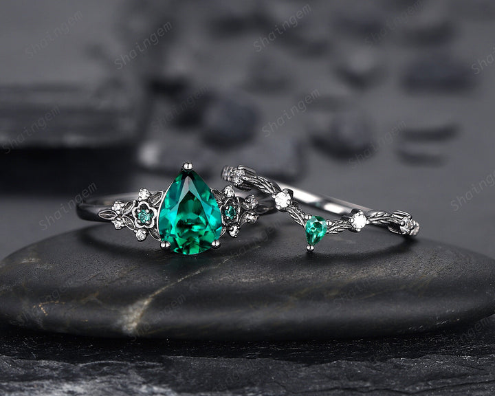 Vintage Black Gold Pear Shape Emerald Engagement Ring, Rhodium Black Emerald Wedding Set, Witchy Bridal Set Promise Ring Black Floral Ring - ShainJewelry
