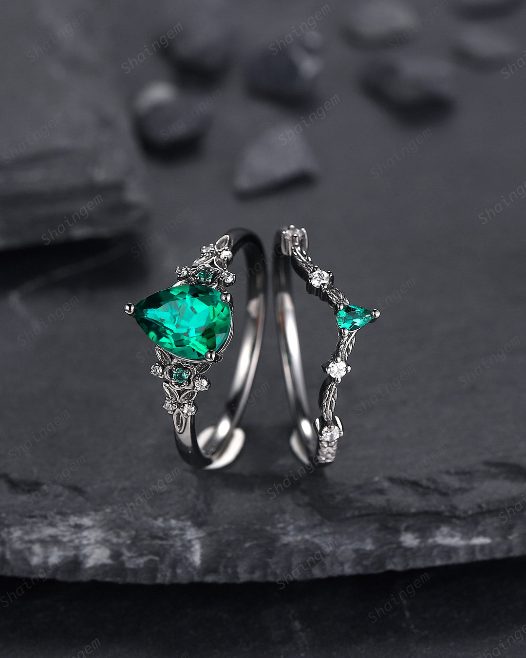Vintage Black Gold Pear Shape Emerald Engagement Ring, Rhodium Black Emerald Wedding Set, Witchy Bridal Set Promise Ring Black Floral Ring - ShainJewelry