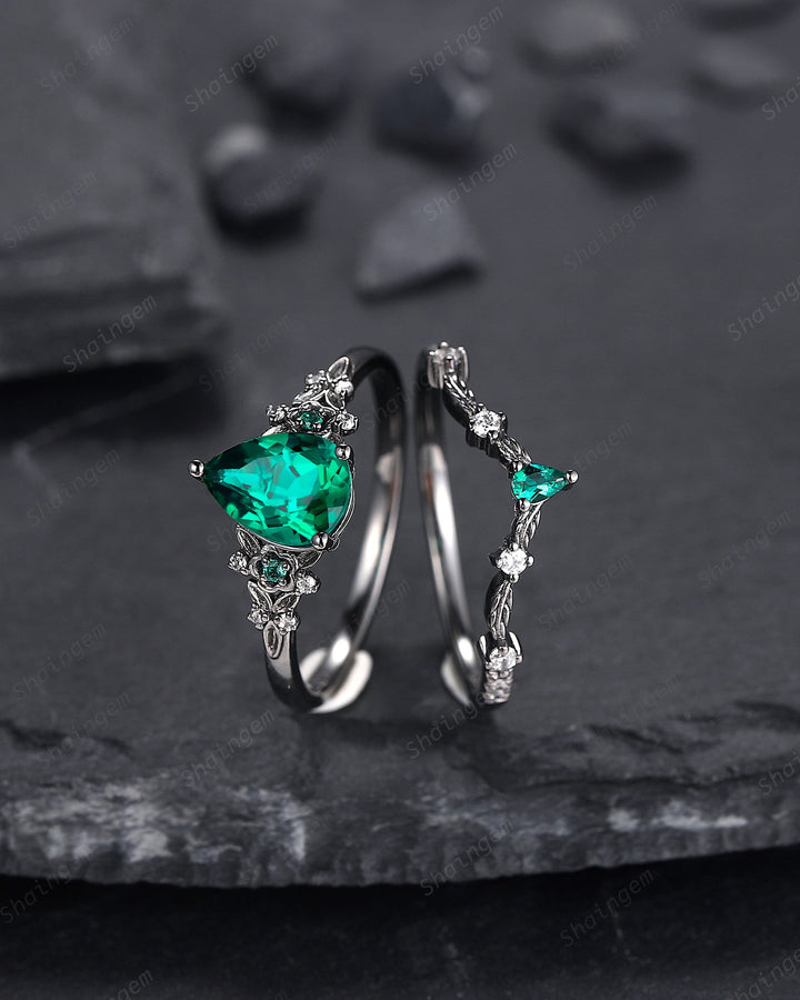 Vintage Black Gold Pear Shape Emerald Engagement Ring, Rhodium Black Emerald Wedding Set, Witchy Bridal Set Promise Ring Black Floral Ring - ShainJewelry
