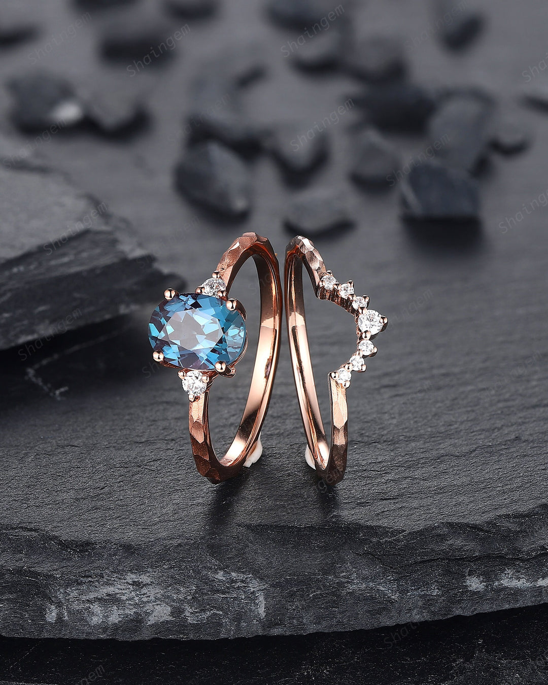 Unique Hammered Alexandrite Engagement Ring Set, Hand Forged 14K 18K Rose Gold Oval Shape Alexandrite Wedding Bridal Set Promise Ring Gift - ShainJewelry