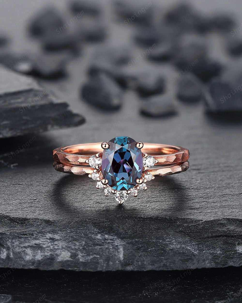 Unique Hammered Alexandrite Engagement Ring Set, Hand Forged 14K 18K Rose Gold Oval Shape Alexandrite Wedding Bridal Set Promise Ring Gift - ShainJewelry