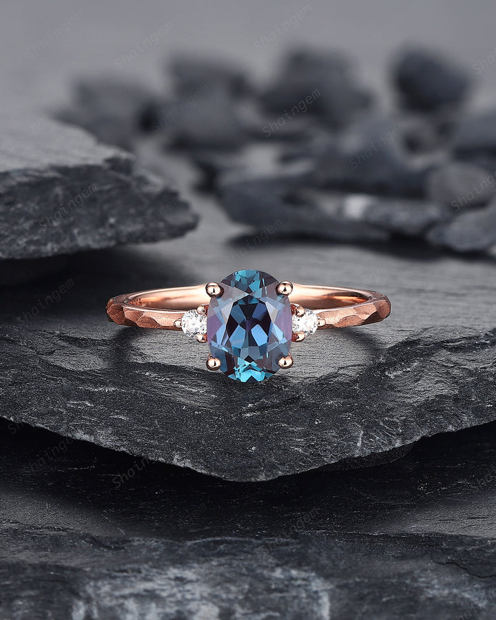 Unique Hammered Alexandrite Engagement Ring Set, Hand Forged 14K 18K Rose Gold Oval Shape Alexandrite Wedding Bridal Set Promise Ring Gift - ShainJewelry