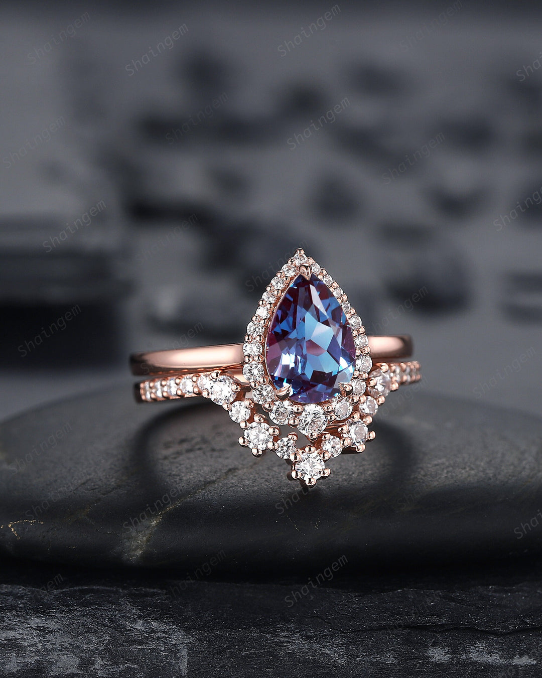 Vintage Pear Shape Alexandrite Engagement Ring Set, 14K 18K Rose Gold Alexandrite Halo Wedding Set, V Shape Bridal Set, Curved Ring Set - ShainJewelry