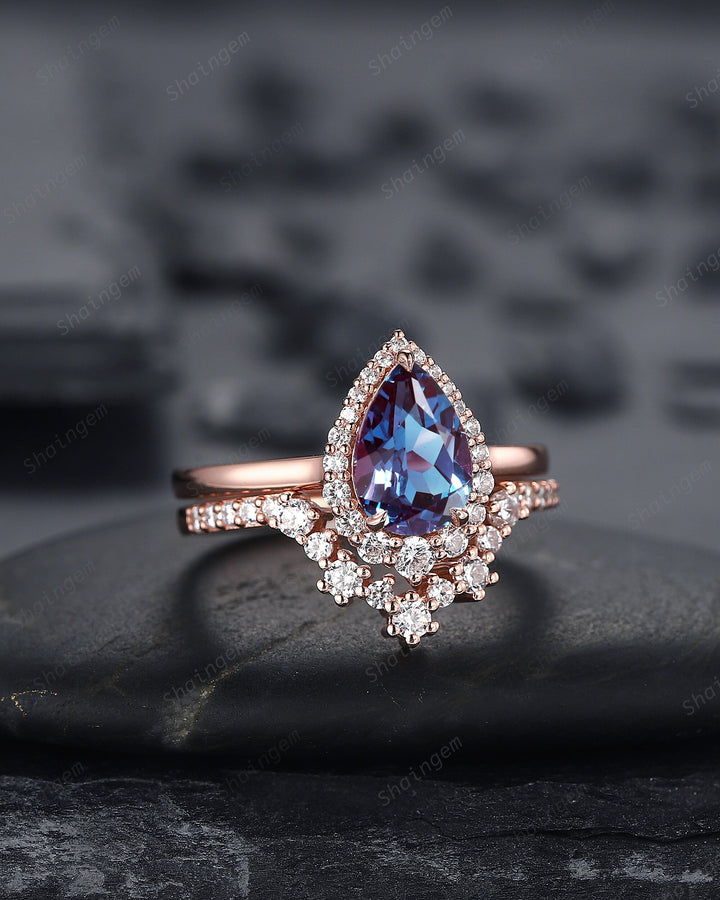Vintage Pear Shape Alexandrite Engagement Ring Set, 14K 18K Rose Gold Alexandrite Halo Wedding Set, V Shape Bridal Set, Curved Ring Set - ShainJewelry