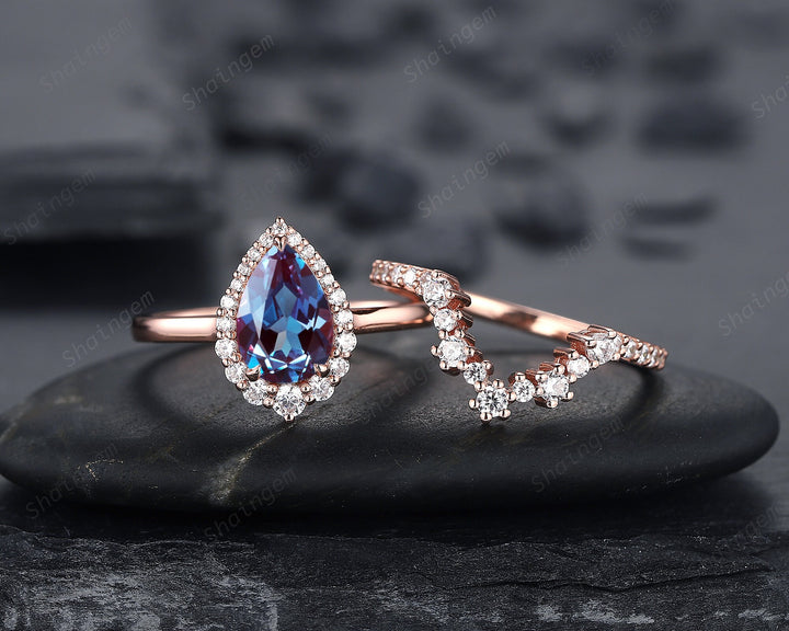 Vintage Pear Shape Alexandrite Engagement Ring Set, 14K 18K Rose Gold Alexandrite Halo Wedding Set, V Shape Bridal Set, Curved Ring Set - ShainJewelry