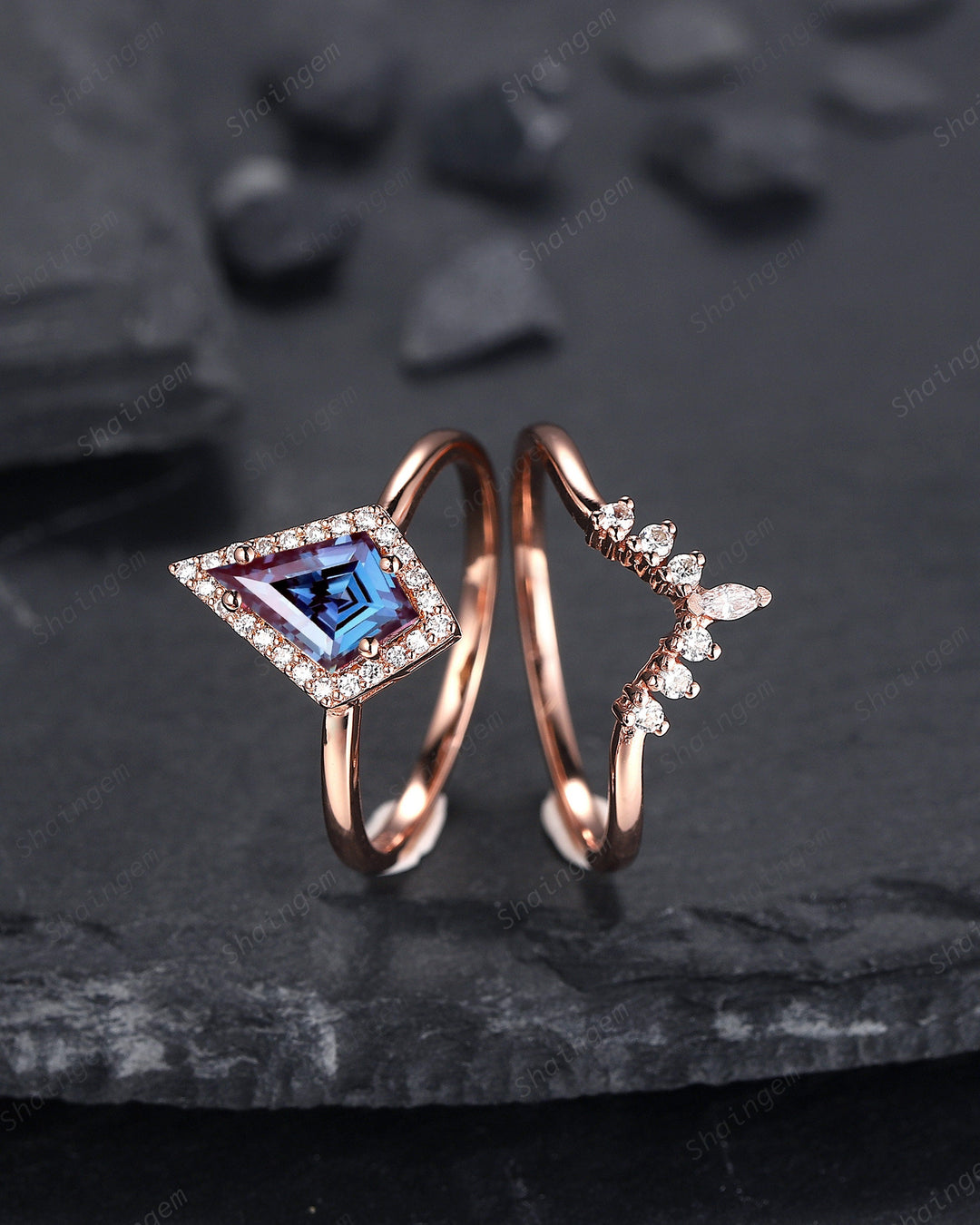 Vintage Kite Cut Alexandrite Engagement Ring Set, V Shape 14K Rose Gold Alexandrite Promise Wedding Ring, Art Deco Bridal Set Gift for Women - ShainJewelry