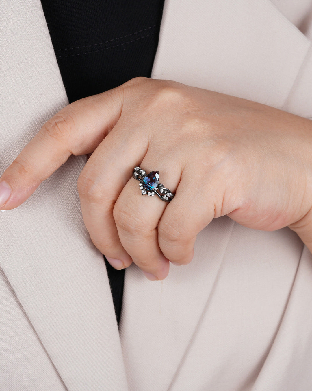 Pear Shape Alexandrite Twig Engagement Ring, Black Gold Gothic Promise Ring Set Unique Rhodium Black Witchy Alexandrite Ring Bridal Set Gift - ShainJewelry