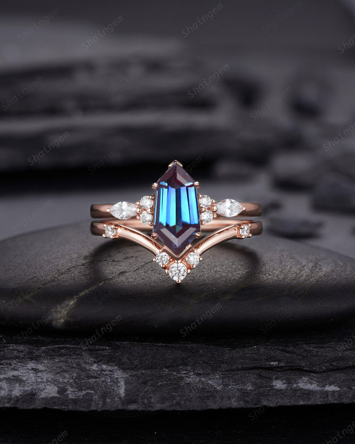 Unique Shield Alexandrite and Diamond Ring, Rose Gold Hexagon Alexandrite Bridal Set, Shield Promise Wedding Anniversary Ring Gift for her - ShainJewelry