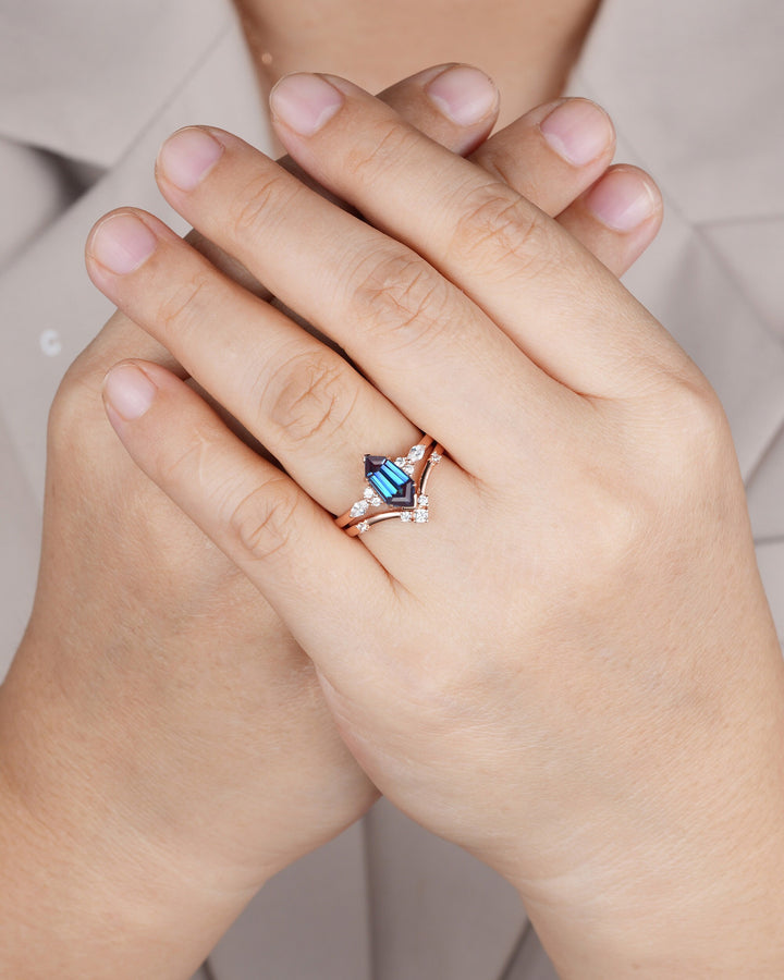 Unique Shield Alexandrite and Diamond Ring, Rose Gold Hexagon Alexandrite Bridal Set, Shield Promise Wedding Anniversary Ring Gift for her - ShainJewelry