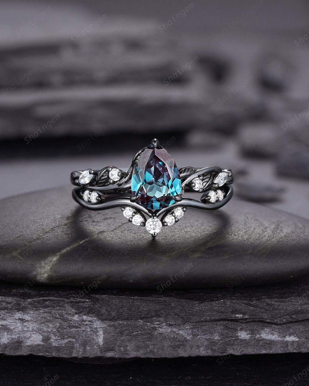 Pear Shape Alexandrite Twig Engagement Ring, Black Gold Gothic Promise Ring Set Unique Rhodium Black Witchy Alexandrite Ring Bridal Set Gift - ShainJewelry