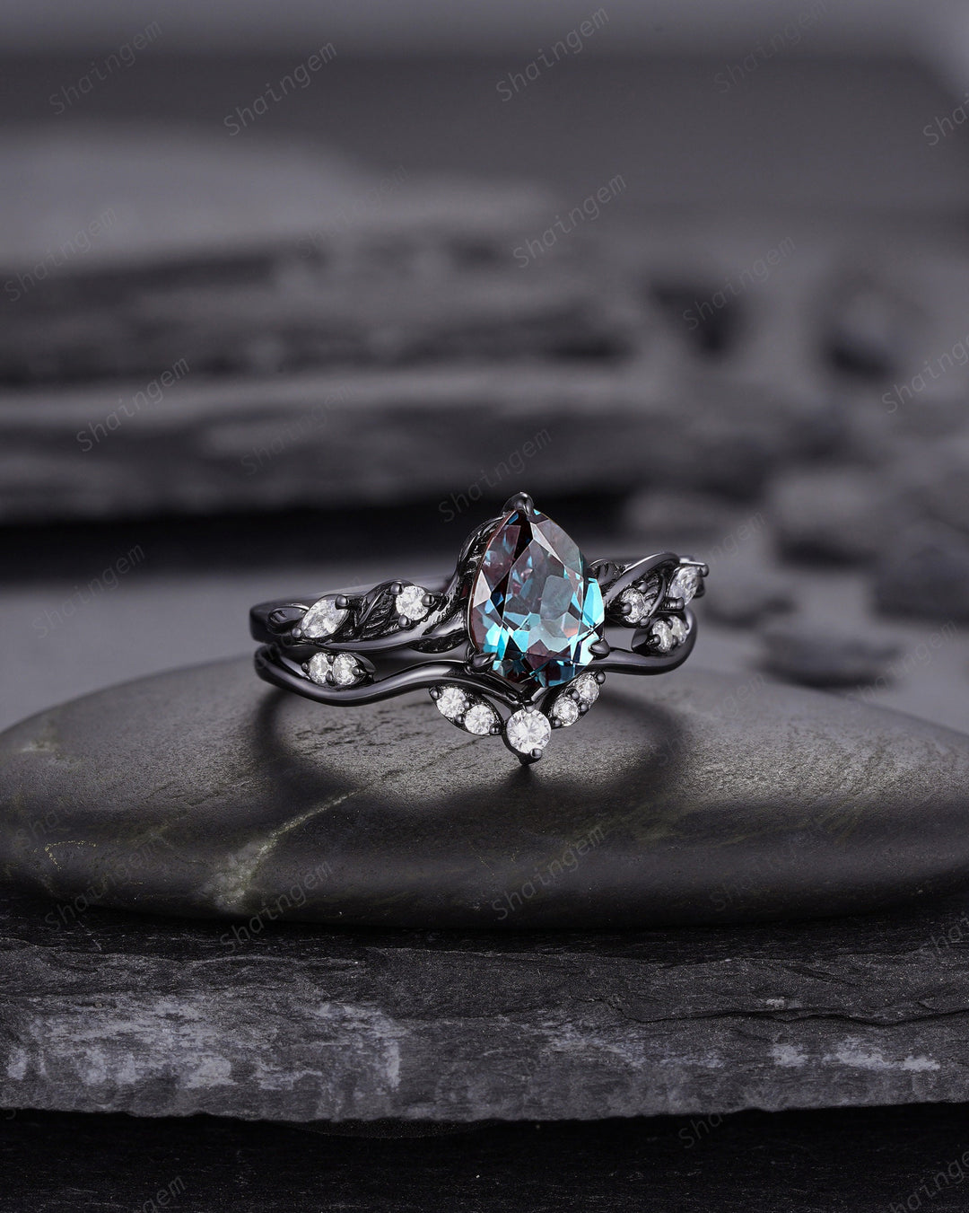 Pear Shape Alexandrite Twig Engagement Ring, Black Gold Gothic Promise Ring Set Unique Rhodium Black Witchy Alexandrite Ring Bridal Set Gift - ShainJewelry