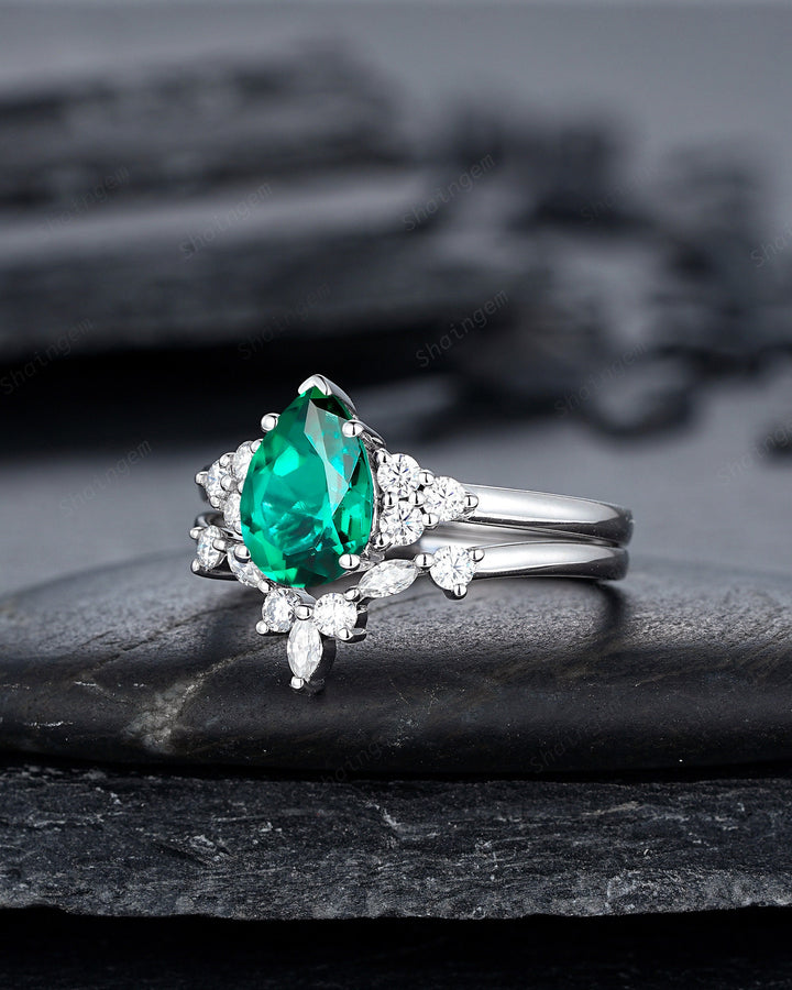 Vintage Pear Cut Emerald Engagement Ring Set, Unique Silver White Gold Wedding Ring Bridal Set May Birithstone Promise Anniversary Ring Gift - ShainJewelry