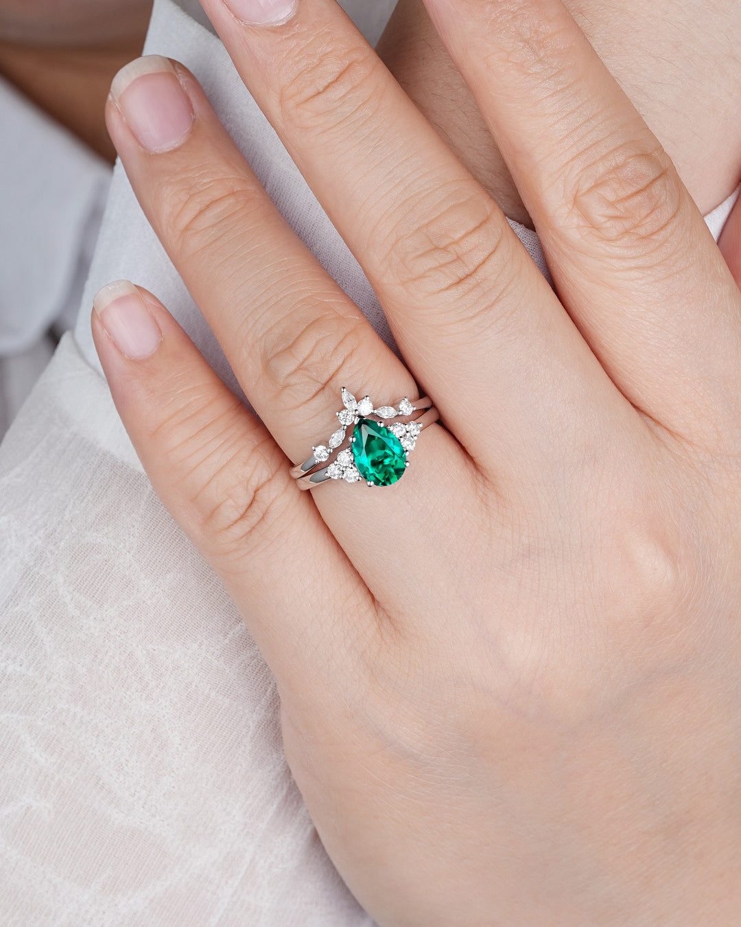 Vintage Pear Cut Emerald Engagement Ring Set, Unique Silver White Gold Wedding Ring Bridal Set May Birithstone Promise Anniversary Ring Gift - ShainJewelry