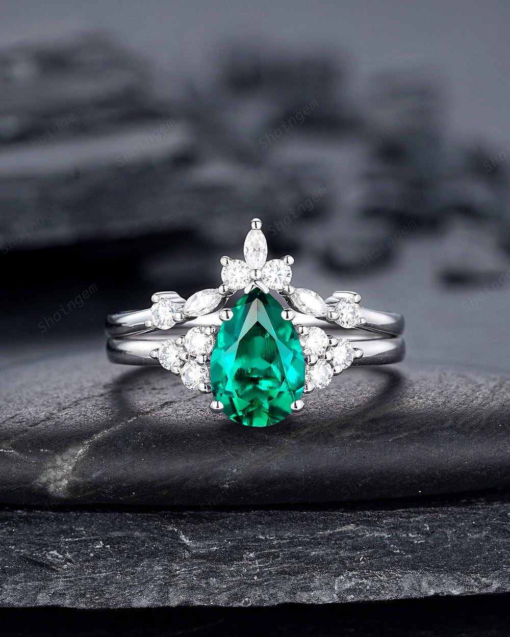 Vintage Pear Cut Emerald Engagement Ring Set, Unique Silver White Gold Wedding Ring Bridal Set May Birithstone Promise Anniversary Ring Gift - ShainJewelry